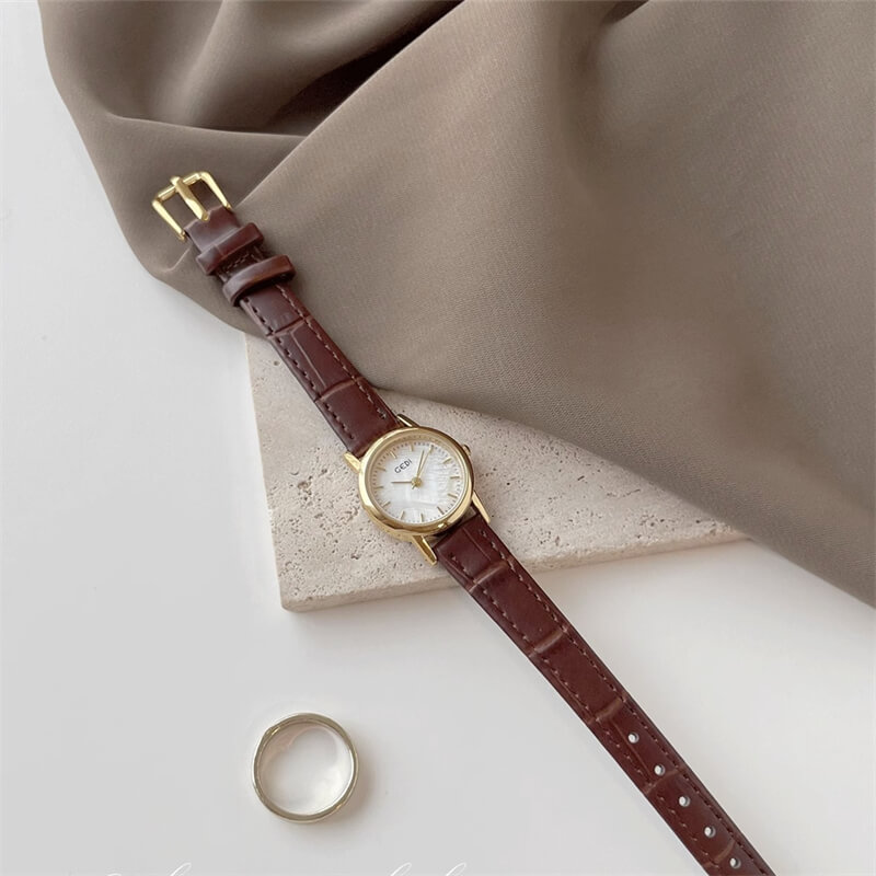 Vintage-Inspired Brown/Black Round Leathe Ladies Watch