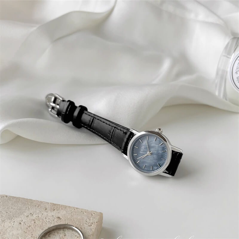 Vintage-Inspired Brown/Black Round Leathe Ladies Watch