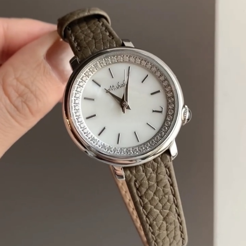 Vintage-Inspired Style Gold/Silver Round Face Leather Watch