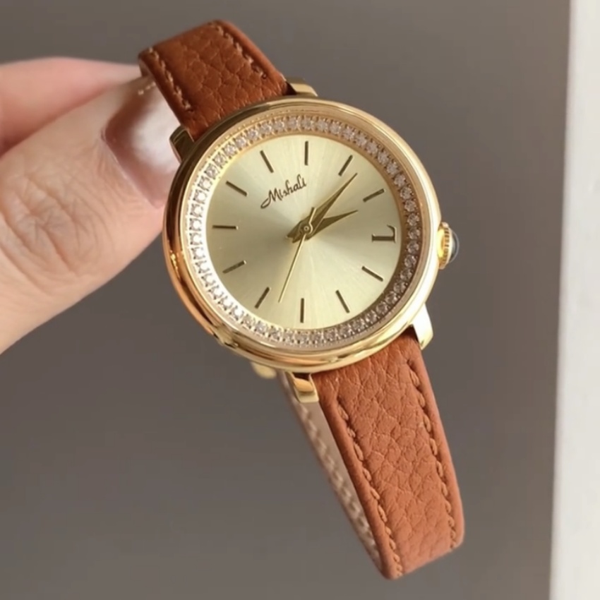 Vintage-Inspired Style Gold/Silver Round Face Leather Watch