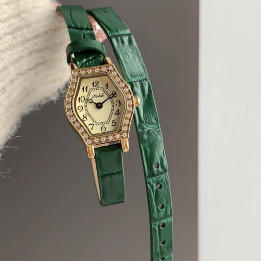 Vintage Small Face Green Leather Ladies Watch