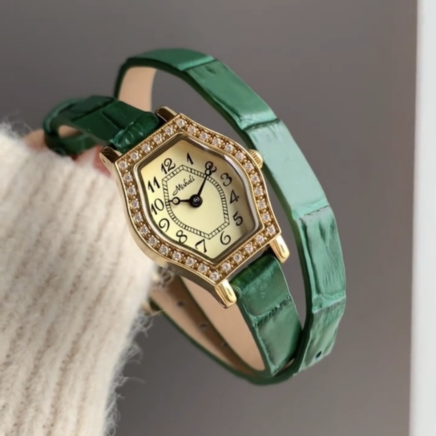 Vintage Small Face Green Leather Ladies Watch