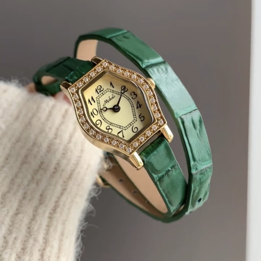Vintage Small Face Green Leather Ladies Watch