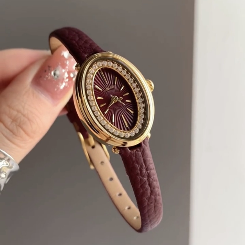 Vintage Gold Small Oval Face Leather Watch