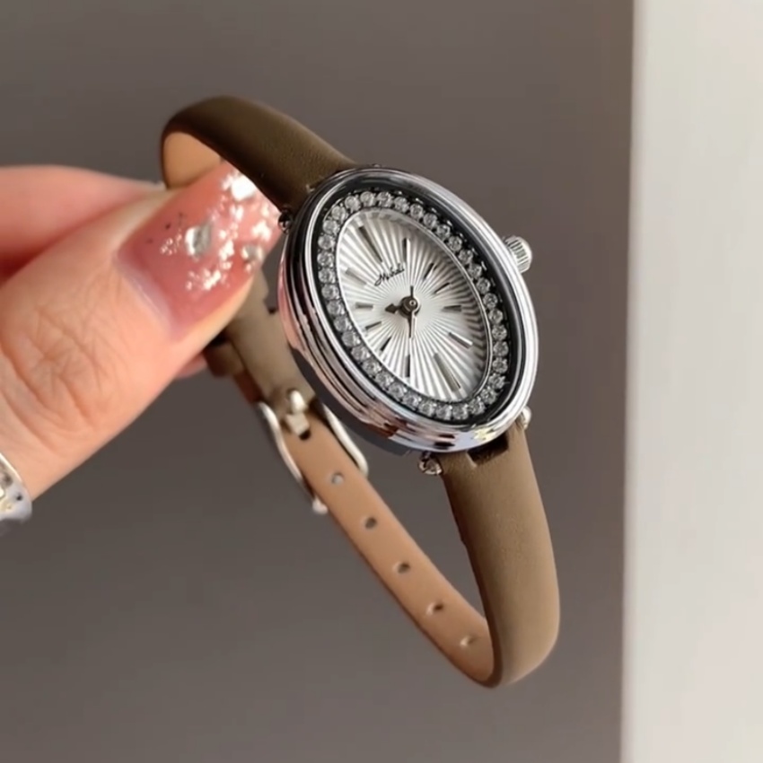 Vintage Gold Small Oval Face Leather Watch