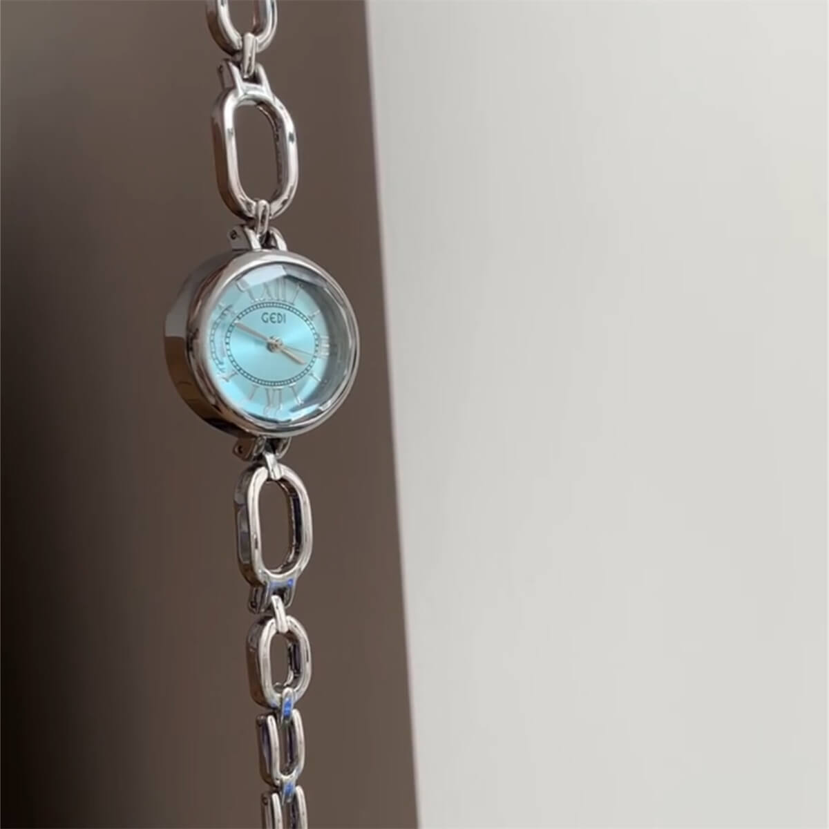 Women’s Oval Face Gold Bracelet Watch