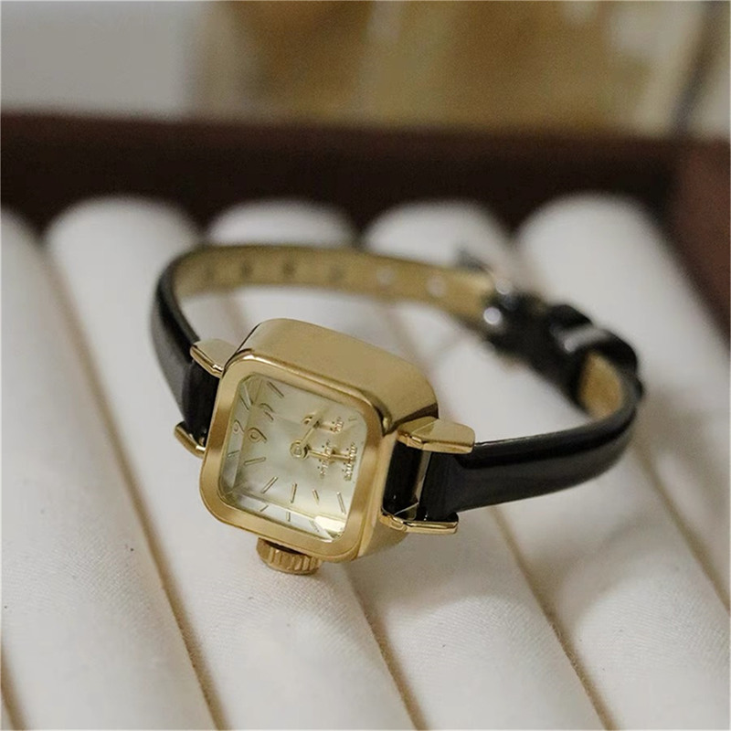 277-04.jpg Classic Square Face Black Leather Watch