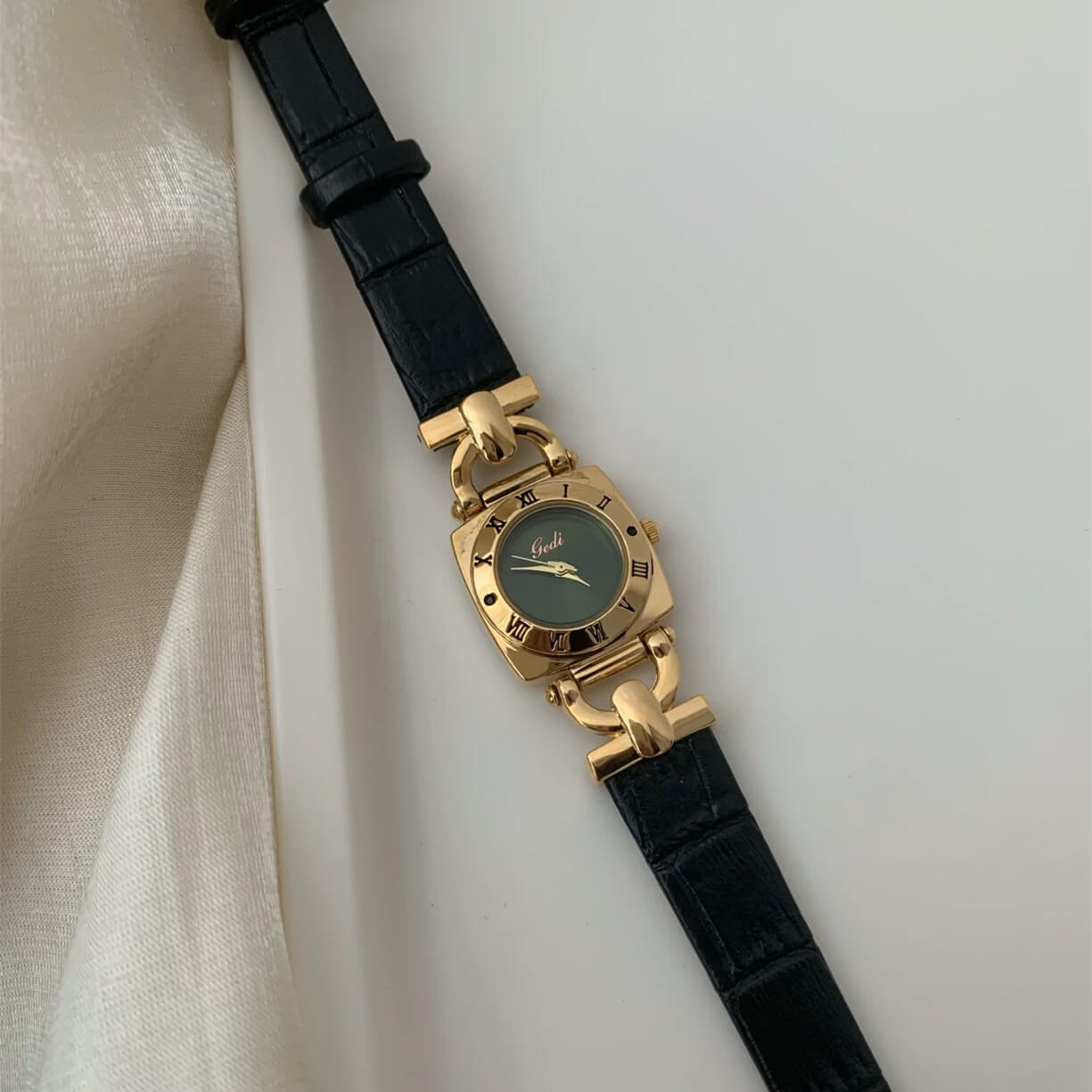 Chic Style Black/Brown Round Samll Face Leather Watch