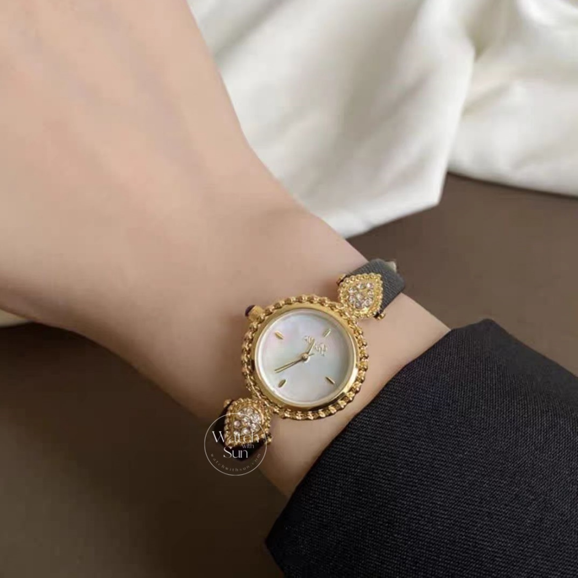 Vintage-Inspired Mother of Pearl Face Leather Watch