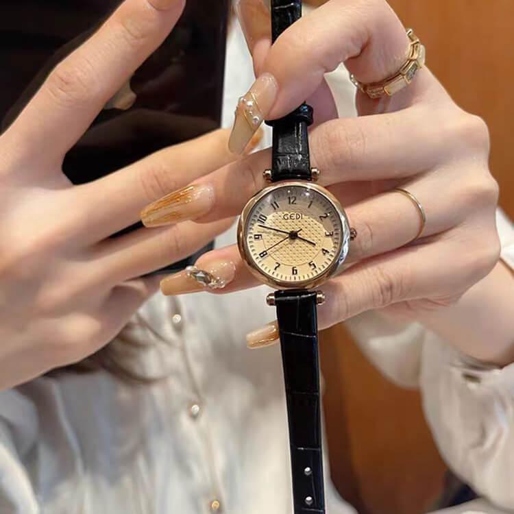 Classic Brown/Black Round Leather Wristwatch