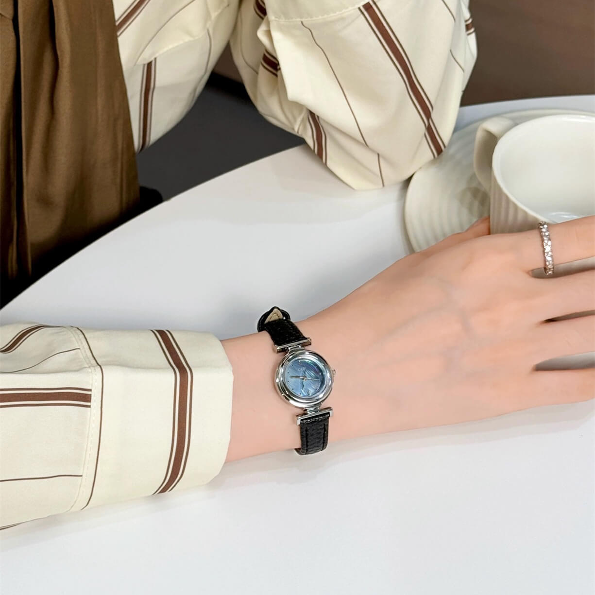 Chic Black Band Blue Mother of Pearl Leather Wristwatch