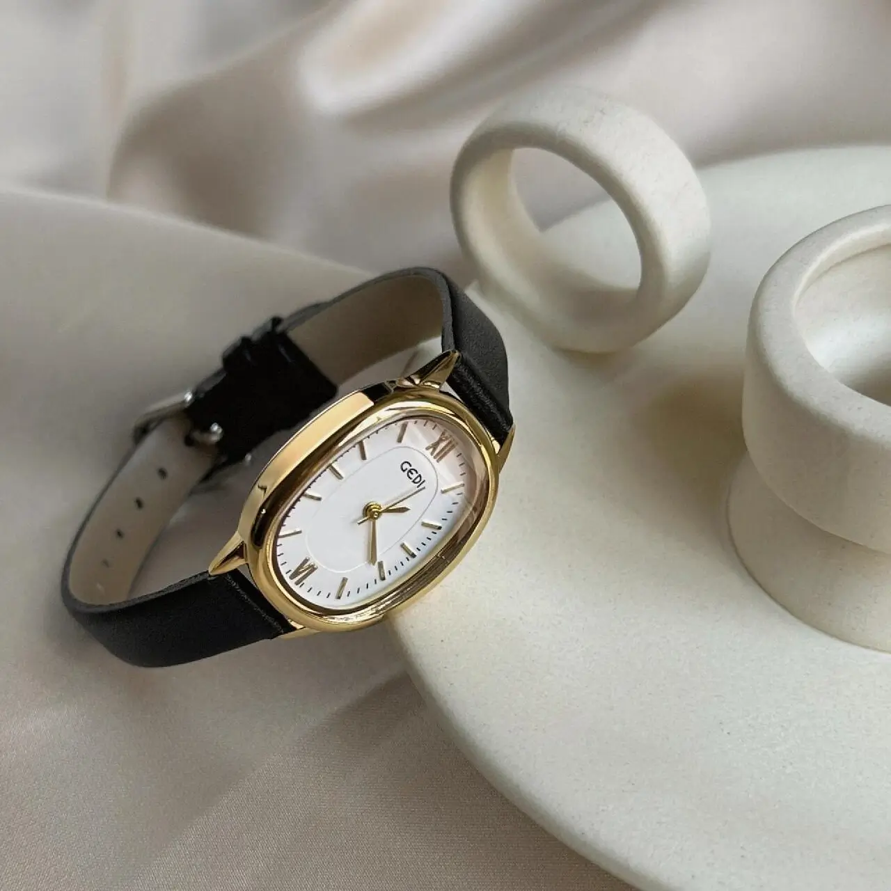 Classic Black-Emerald Green Oval Leather Wristwatch