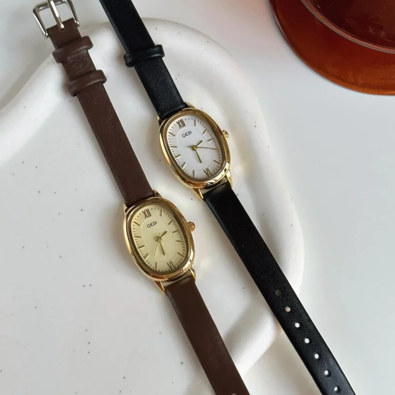 Classic Black-Emerald Green Oval Leather Wristwatch