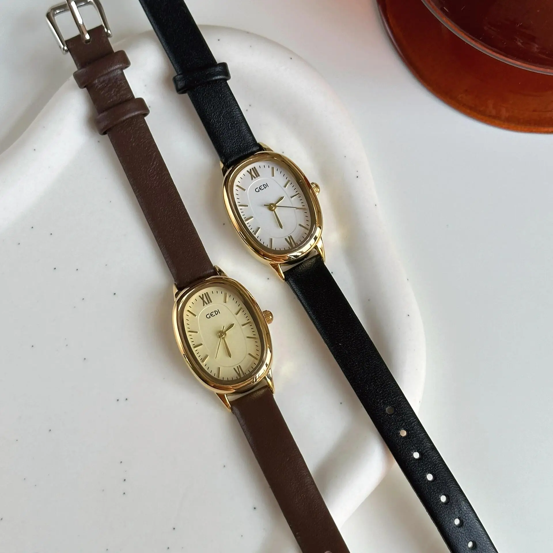 Classic Black-Emerald Green Oval Leather Wristwatch