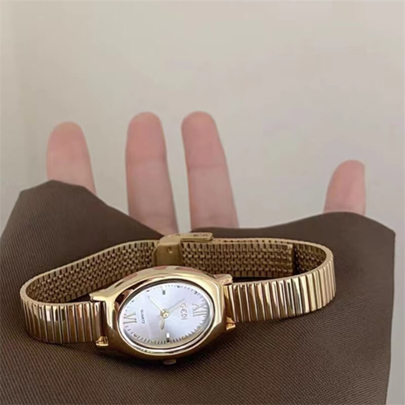 Chic Style Gold Emerald Green Oval Bracelet Ladies Watch
