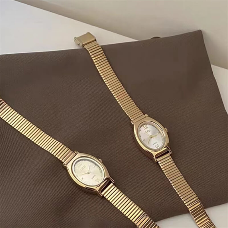 Chic Style Gold Emerald Green Oval Bracelet Ladies Watch
