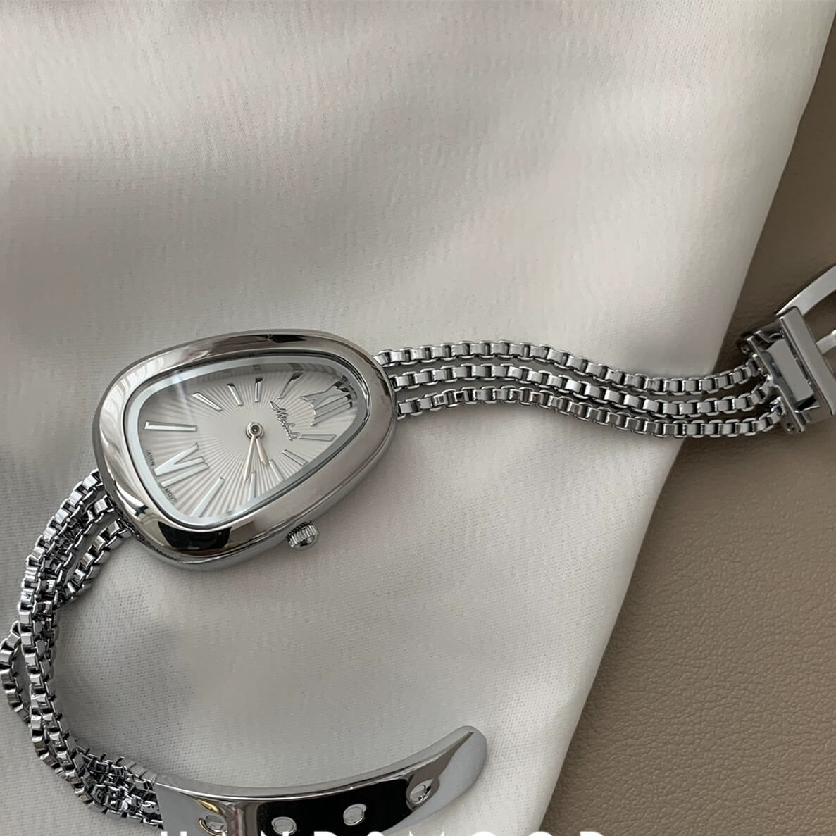 Classic Gold/Silver Snake Head Chain Watch for Women