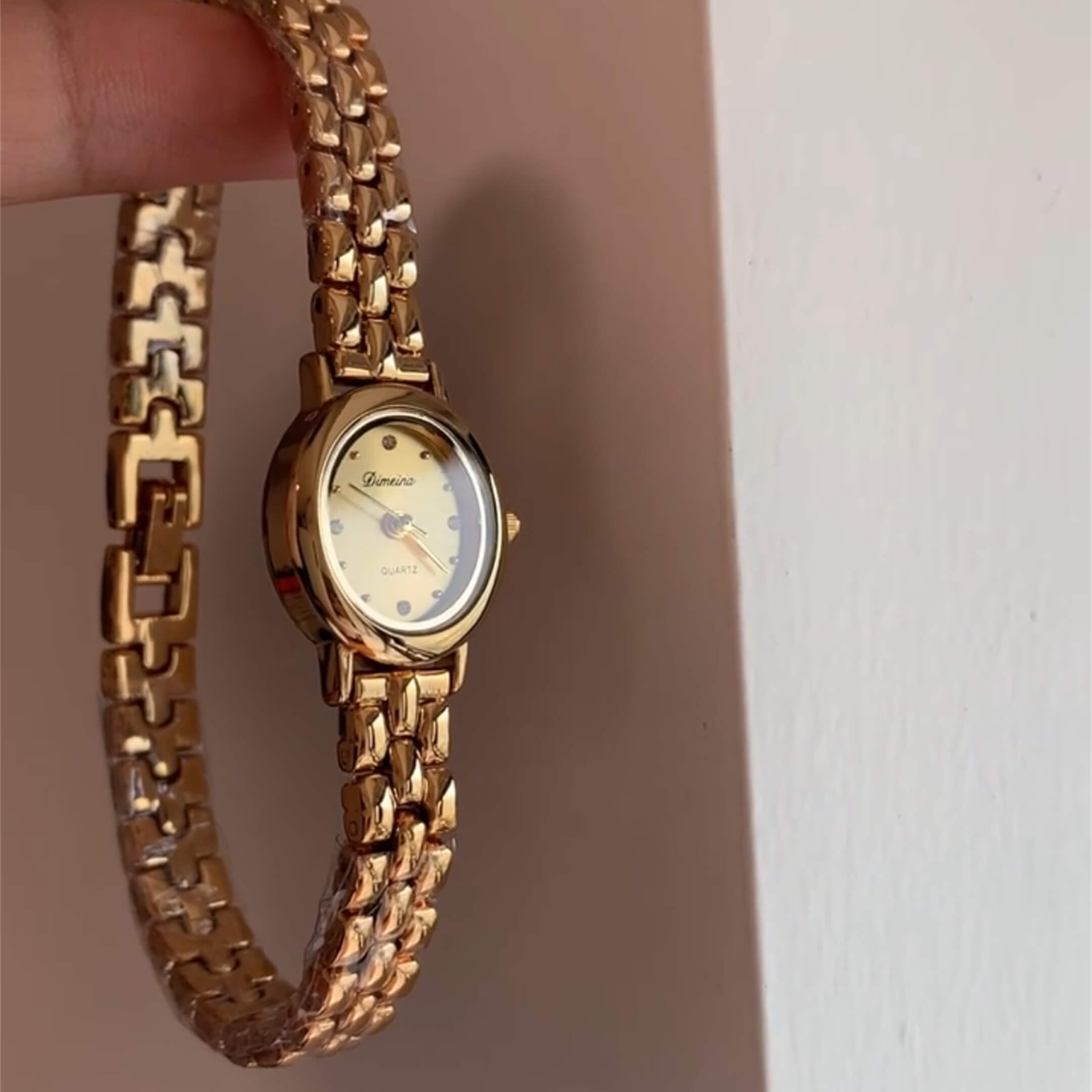 Dainty Gold Round Stainless Steel Small Face Watch