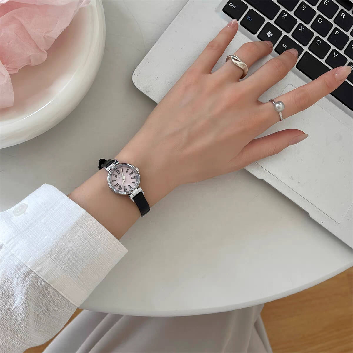 Chic Style Brown/Black Round Leather Watch for Women