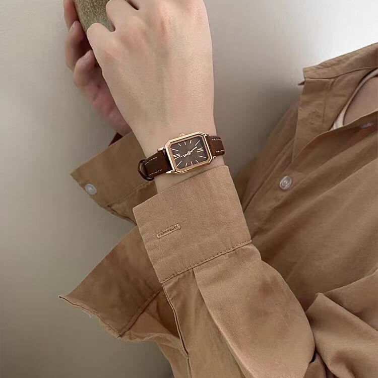 Classic Brown/Pink/Blue/Black/Green Round Genuine Leather Watch