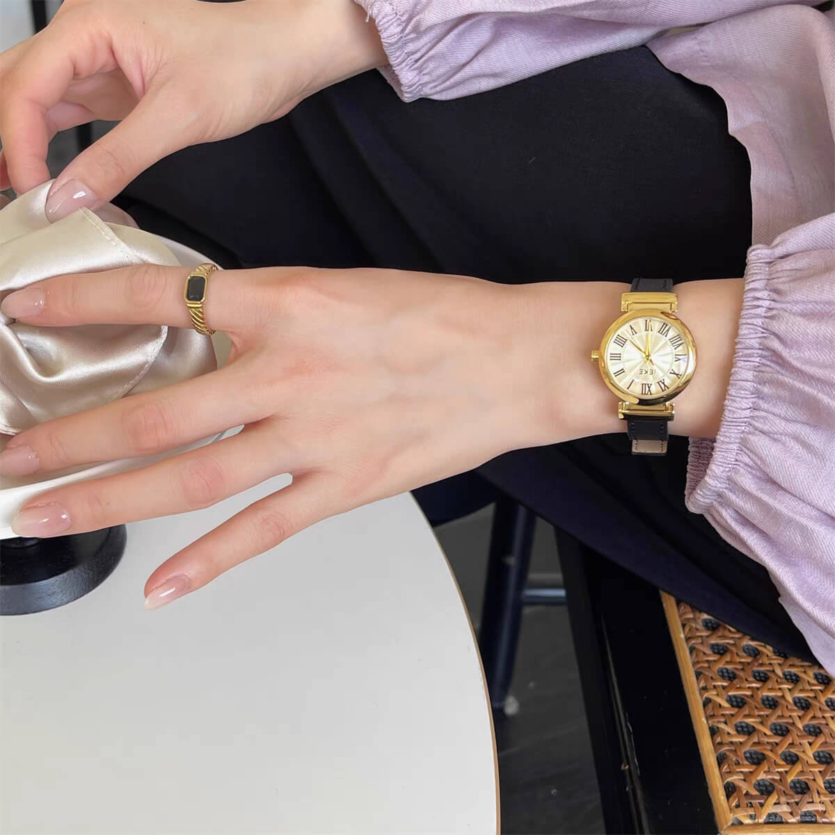 Vintage Black/Brown/Green Round Leather Wristwatch