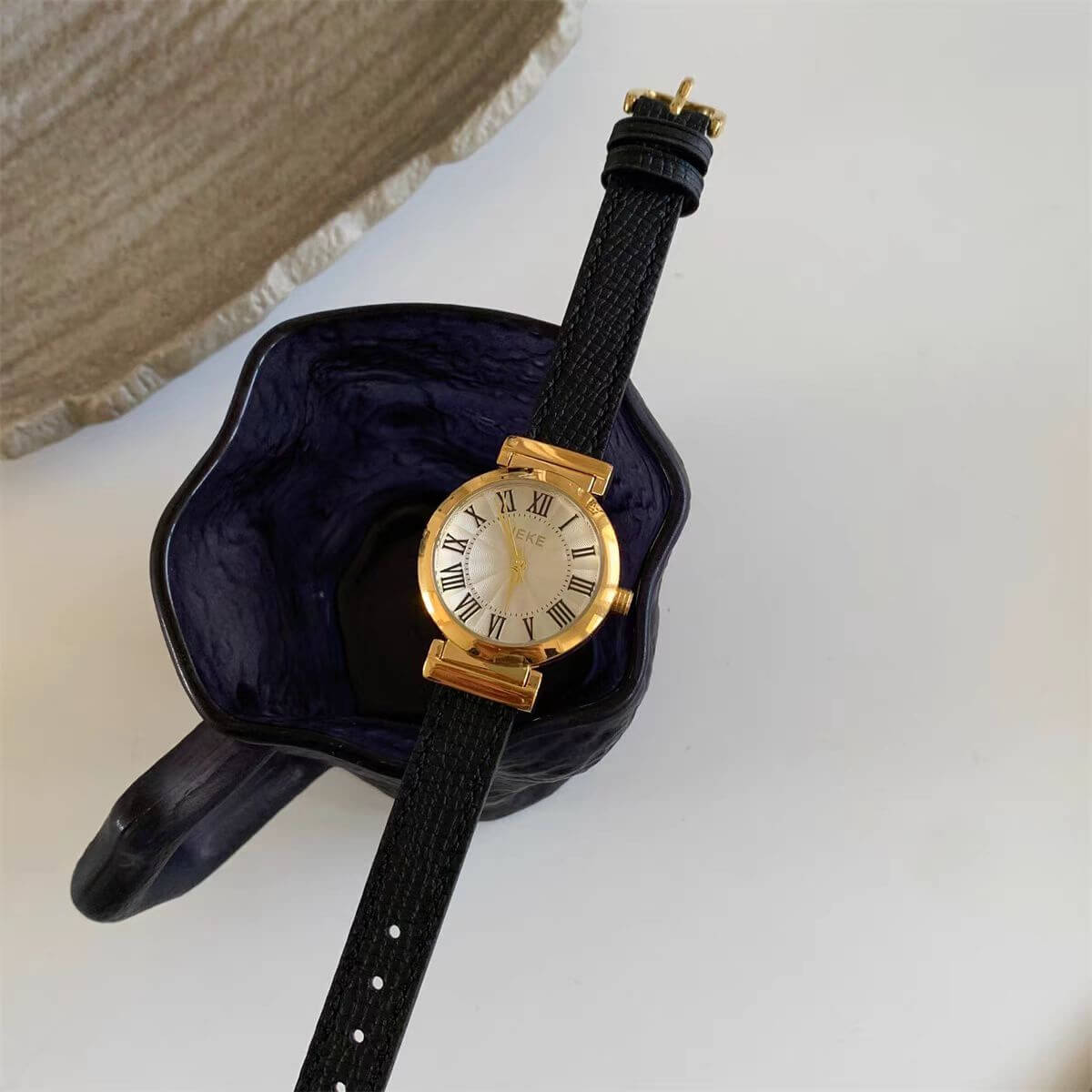 Vintage Black/Brown/Green Round Leather Wristwatch