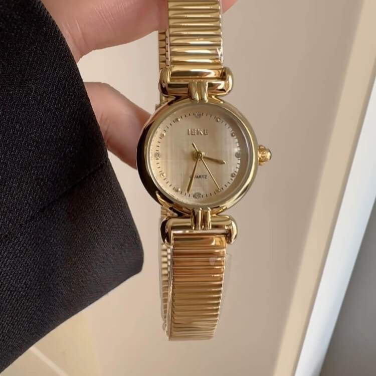 Vintage Style Black/Gold Round Bracelet Watch for Women