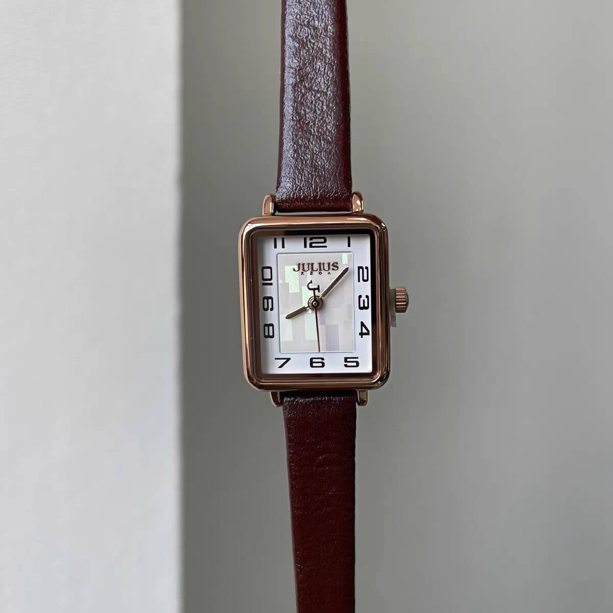 Classic Brown Leather Mother of Pearl Face Wristwatch