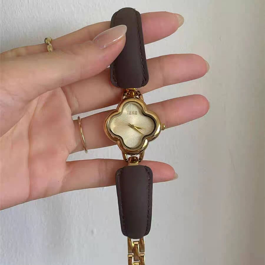 Classic Black/Brown/White Cloud-Shaped Wristwatch