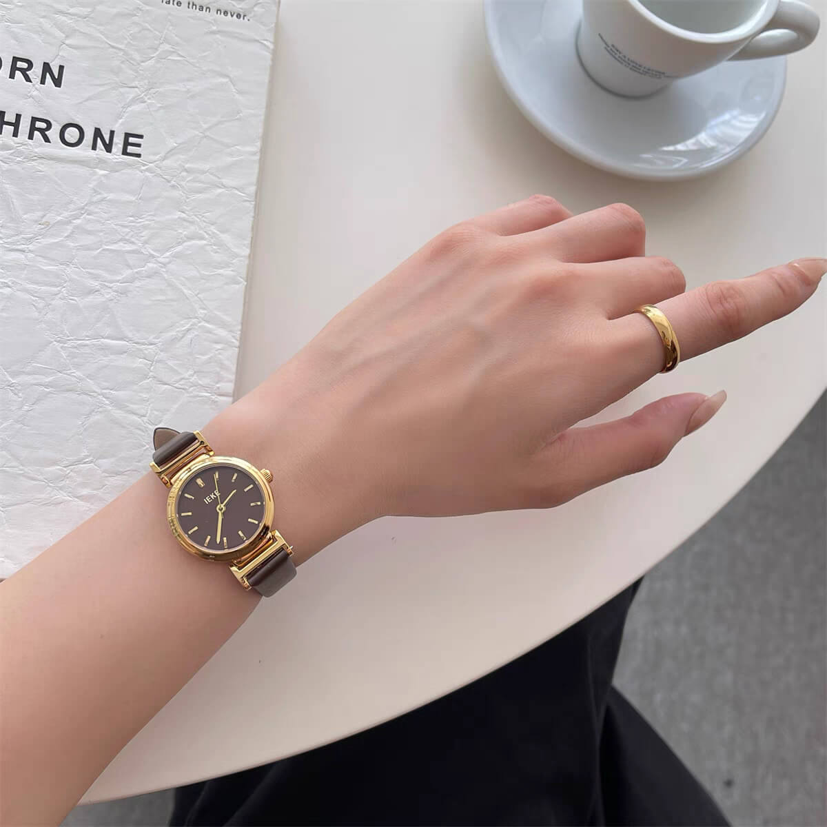 Vintage Style Black/Brown/White Leather Round Face Watch