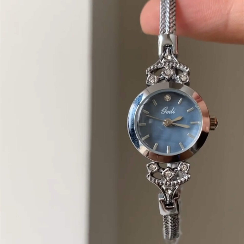 Chic Round Small Face Thin Bracelet Watch