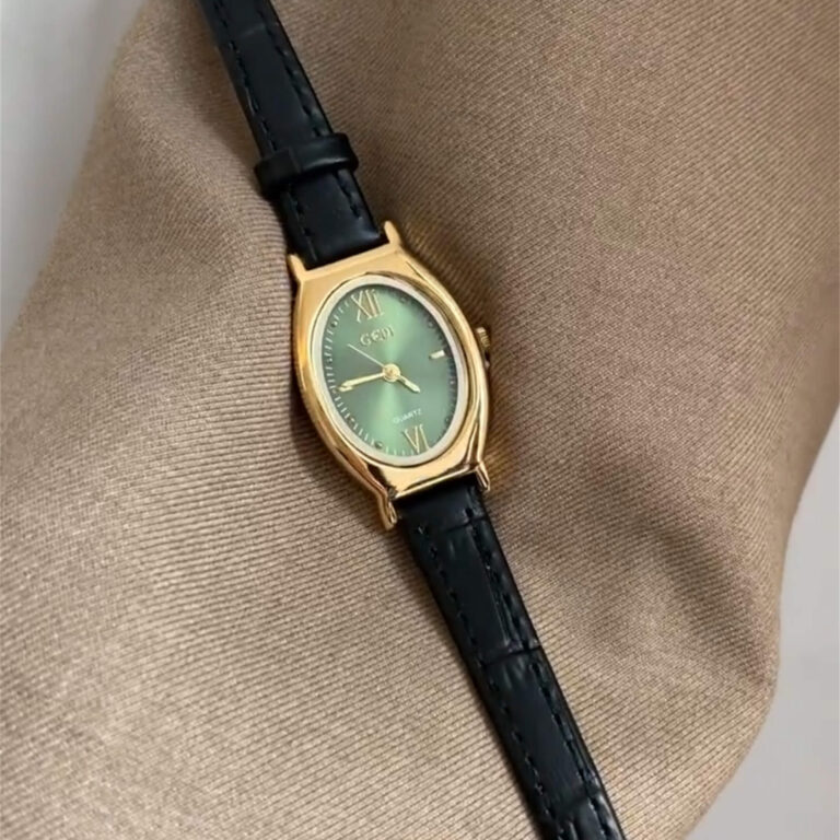Vintage Green Oval Face Leather Watch for Women