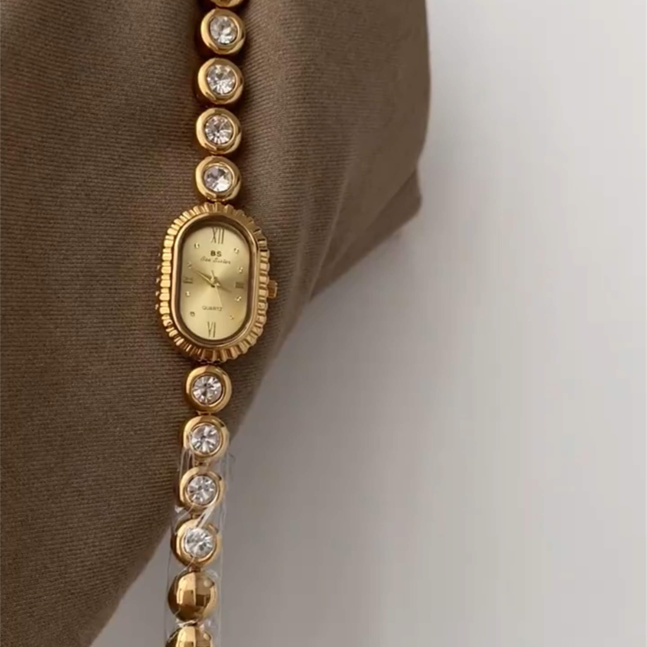 Chic Gold/Silver Round-Square Face Bracelet Watch