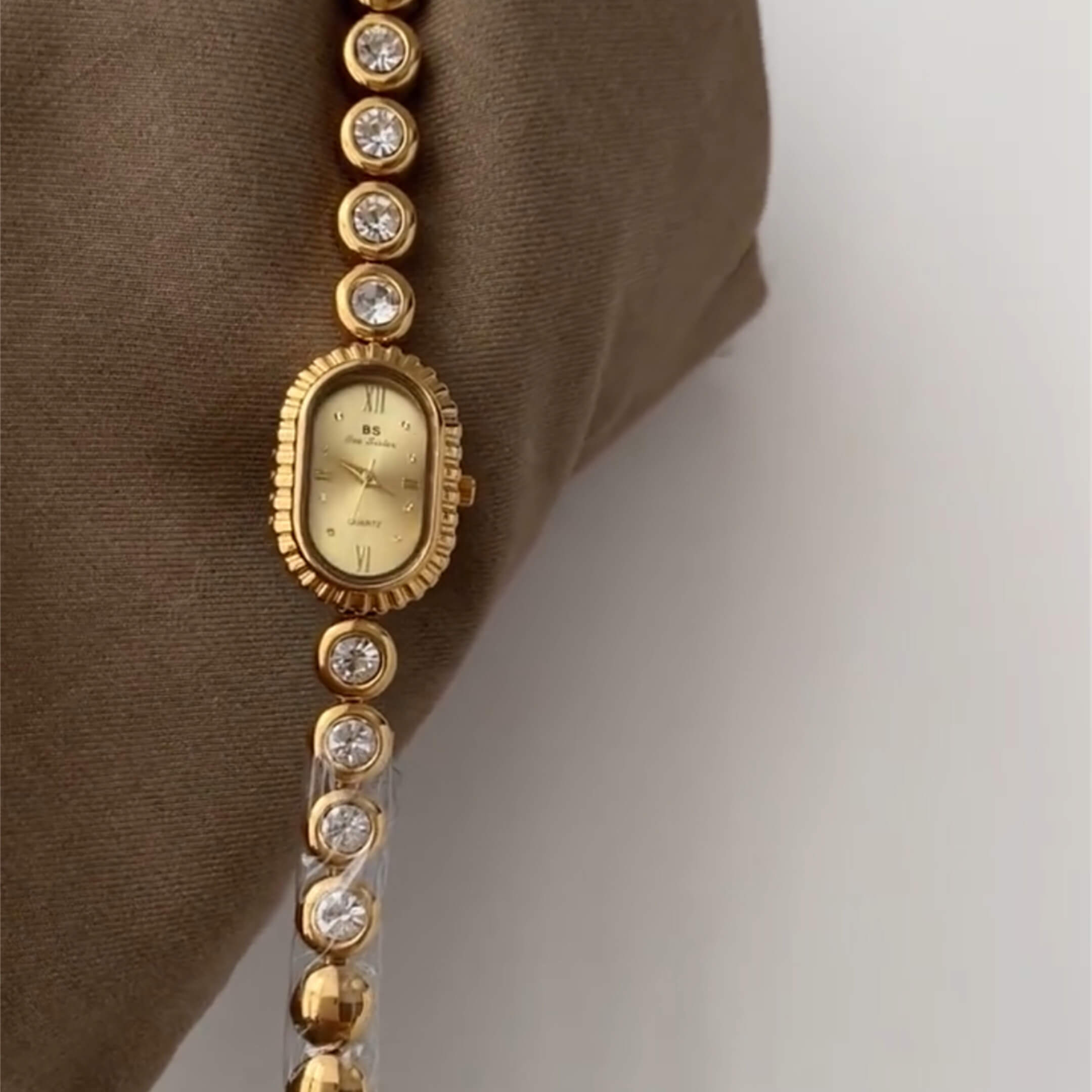 Chic Gold/Silver Round-Square Face Bracelet Watch