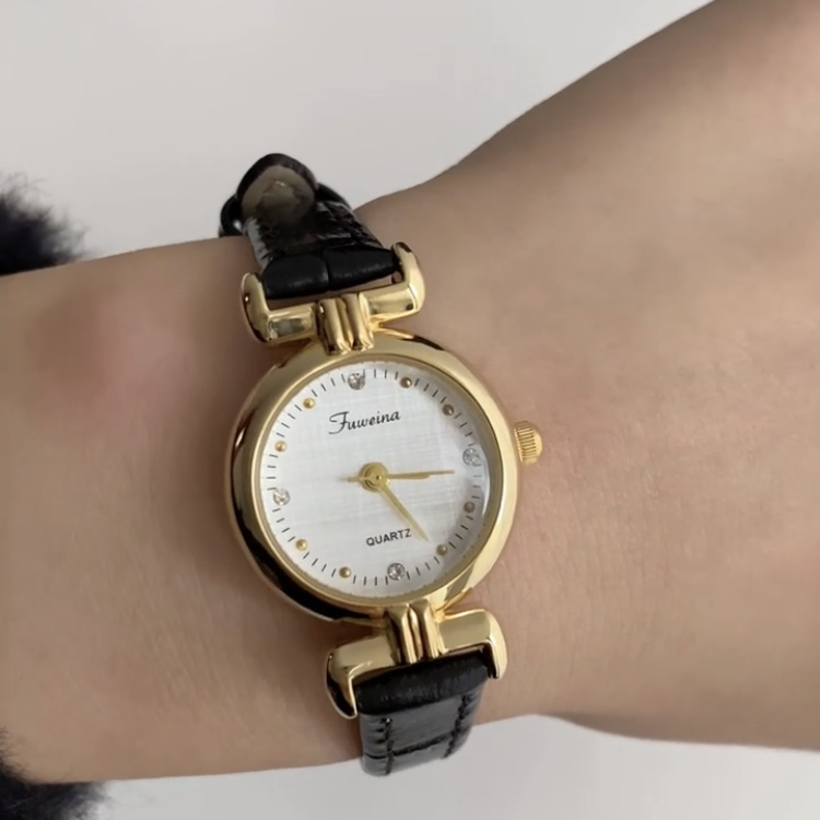 Vintage Black/Brown Small Round Genuine Leather Watch