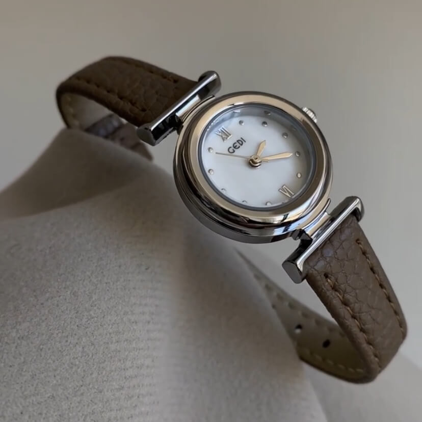 Vintage White Mother of Pearl Face Leather Watch