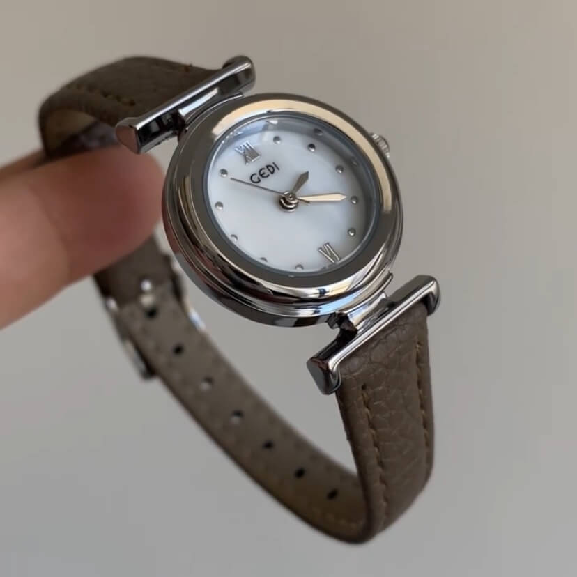 Vintage White Mother of Pearl Face Leather Watch