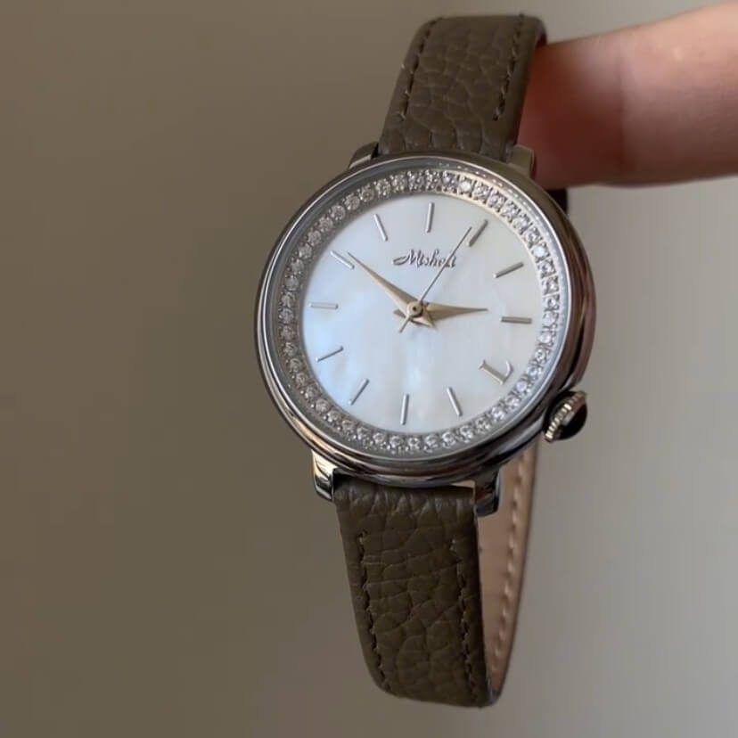 Vintage White Mother of Pearl Face Leather Watch