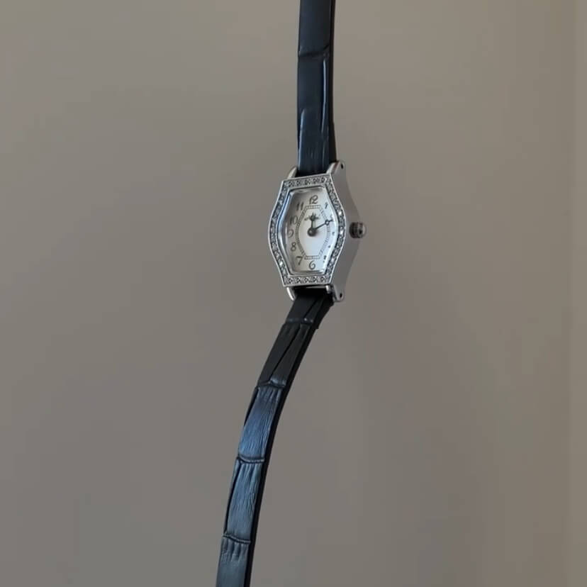 Vintage Small Face Black/Green Leather Ladies Watch