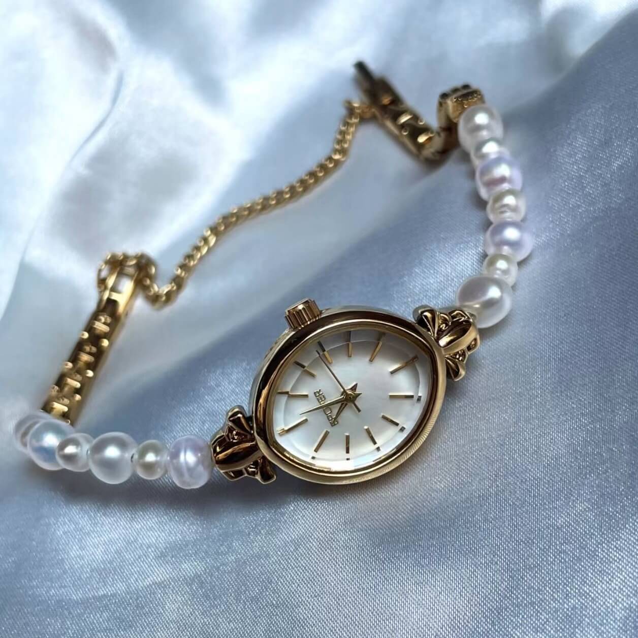 Vintage Small Oval Freshwater Pearl Bracelet Watch