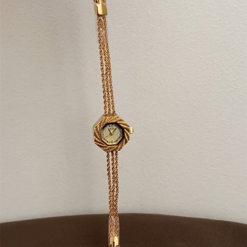 Chic Style Gold Small Round Face Women’s Watch