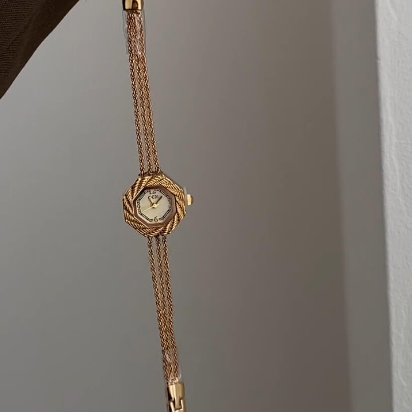 Chic Style Gold Small Round Face Women’s Watch