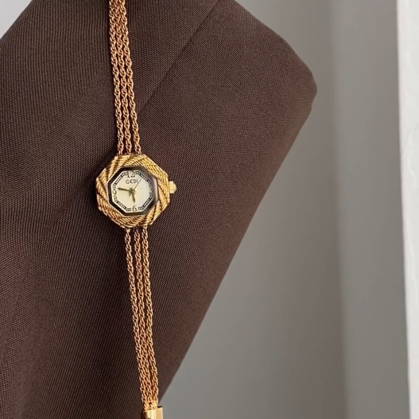 Chic Style Gold Small Round Face Women’s Watch