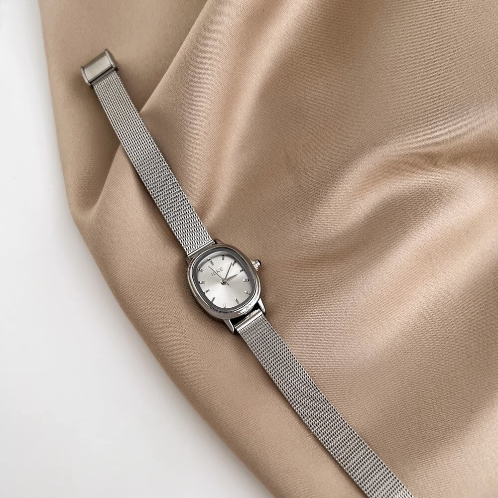 Chic Silver Oval Dial Stainless Steel Women's Watch