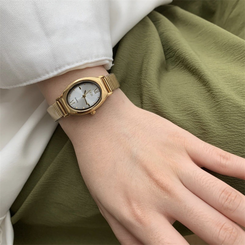 Chic Style Gold Emerald Green Oval Bracelet Ladies Watch