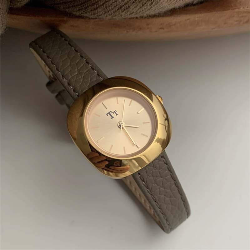 Vintage Style Brown/Black/Grey Round Leather Watch