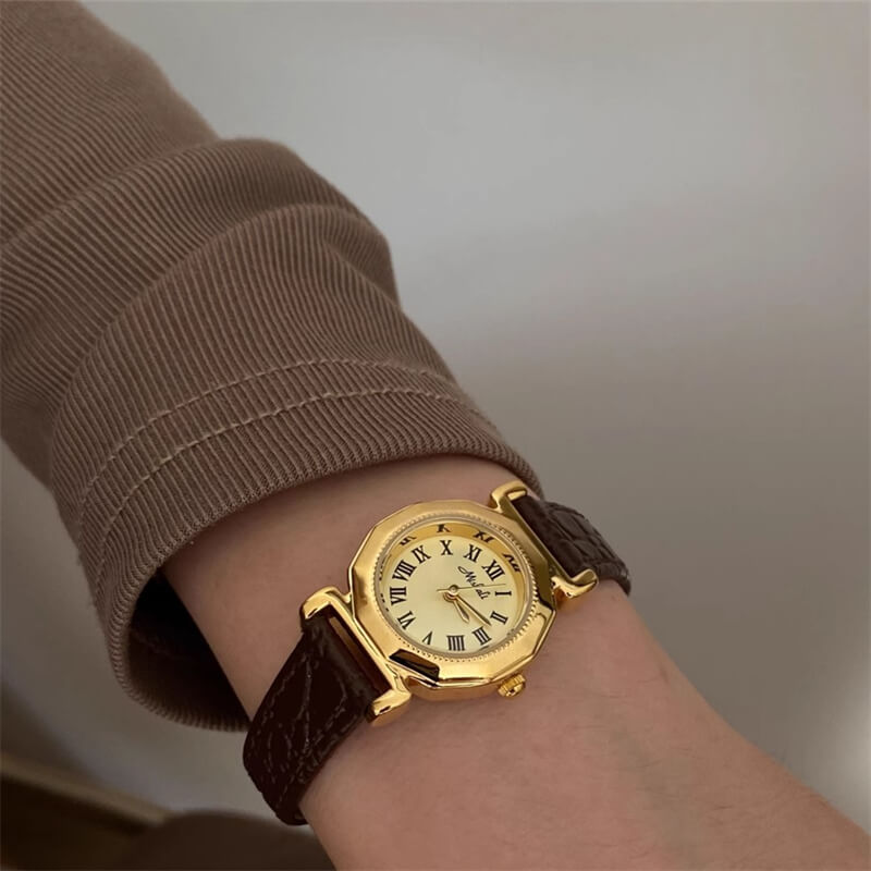 Stylish Roman Brown/Black Round Leather Watch