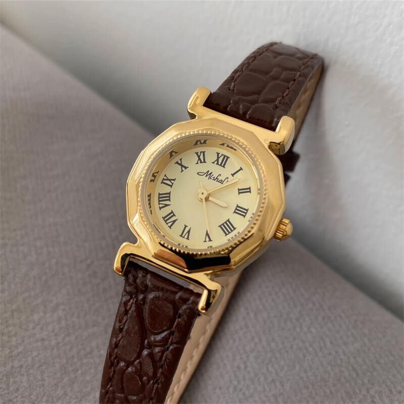 Stylish Roman Brown/Black Round Leather Watch