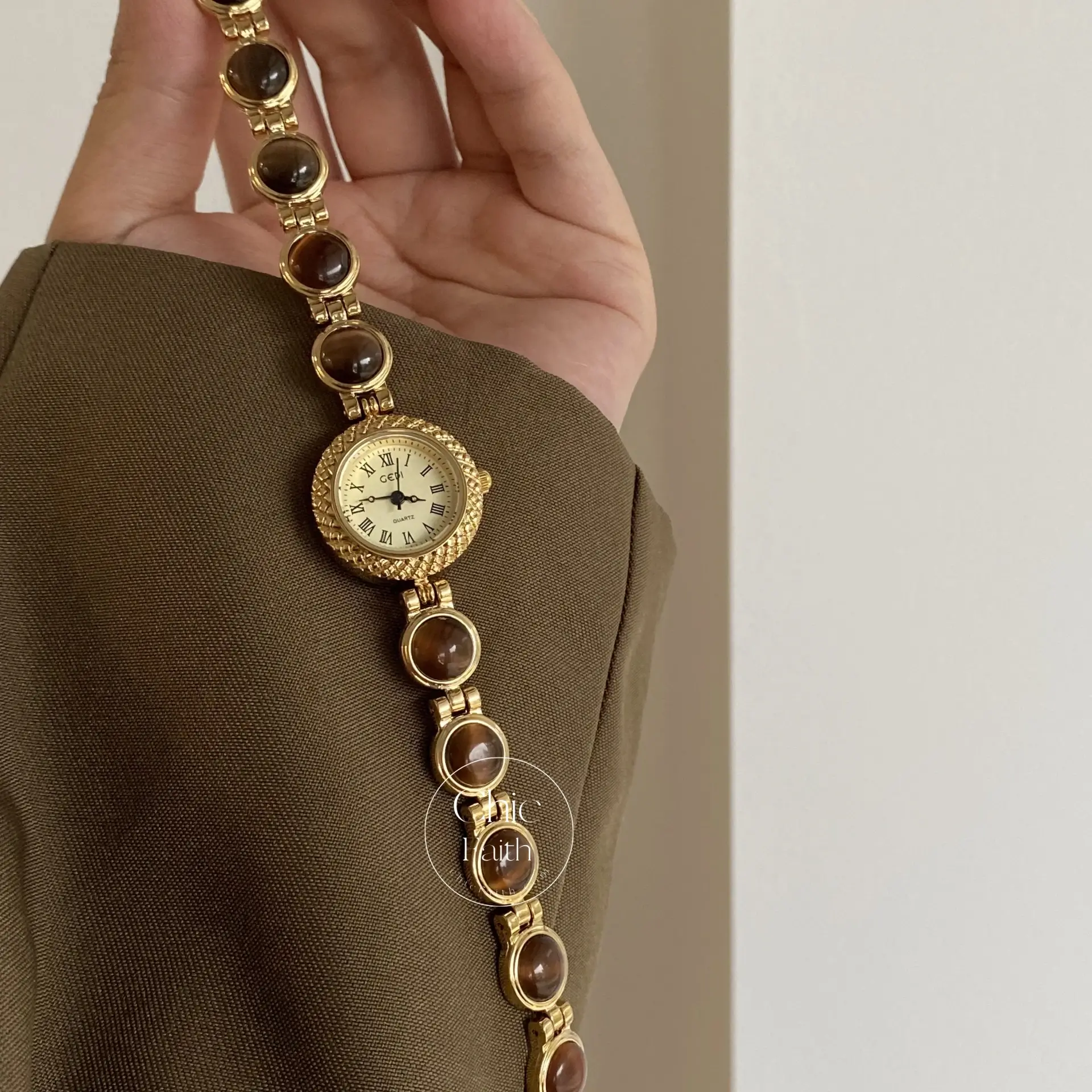 Women's Gold Wrist Watch Vintage Round Face Watches for Women