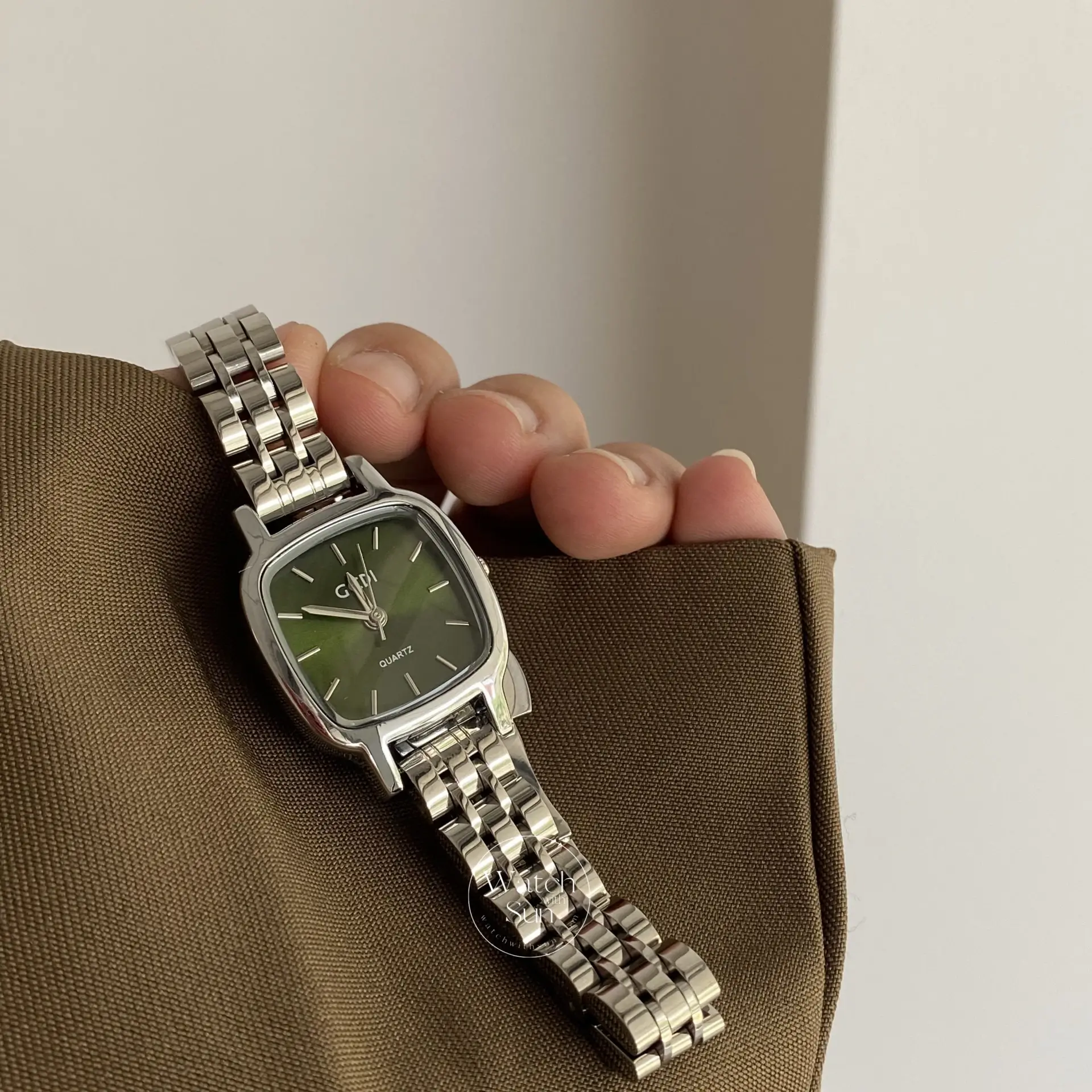 Minimalist Style Silver/Green Square Face Bracelet Wristwatch